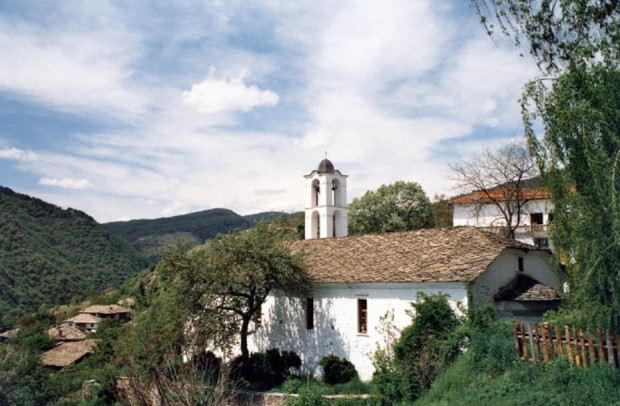 Село Ковачевица е разположено в Западните Родопи и може би