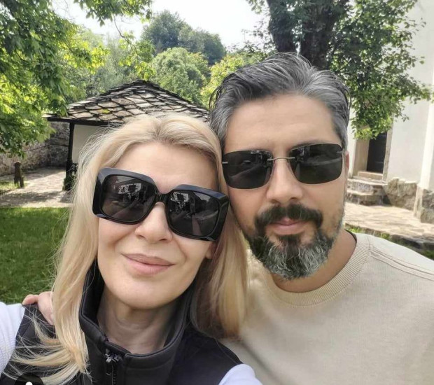 Гала и мъжът ѝ Стефан Николов се готвят за ваканция.Предаването