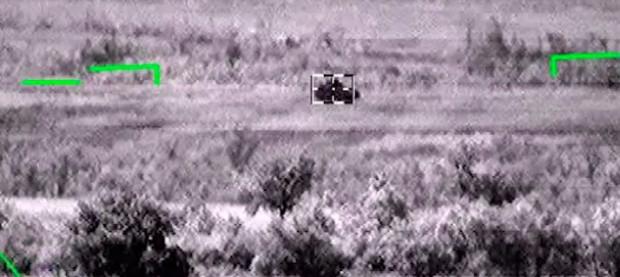 Руското МО публикува видео на хеликоптер Ка-52, който унищожава БМП Bradley с ракета 