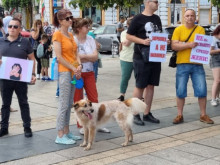 Русенци се събраха на протест в защита на Дебора