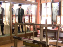 Етнографският музей в Пловдив съхранява над 60000 експоната, сред тях над 100-годишни