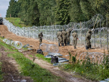 Полша засилва войските на границата с Беларус