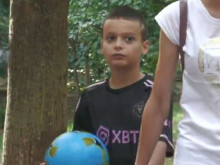 Удареното от мълния дете в Бургас проговори за първи път: Искам да ритам топка