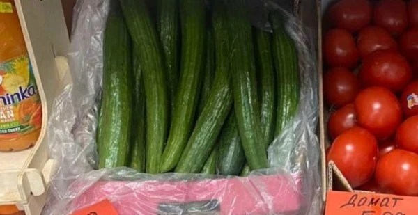 Диетолози: Опасно е да ядете краставици и домати заедно