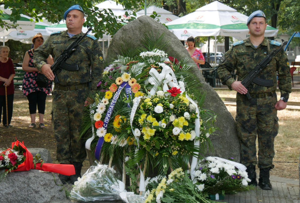 </TD
>Пловдивчани и гости на града отдадоха почит на загиналите в Илинденско