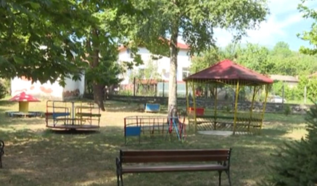 Нелеп случай в Берковица Две деца избягаха от детска градина