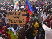 Bloomberg: Африканската стратегия на Франция претърпя крах след губещия залог върху Нигер