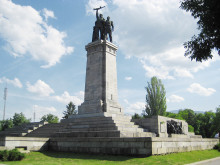 "Възраждане" няма да допусне преместването на Паметника на Съветската армия