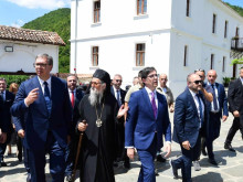 Вучич посети манастира Прохор Пчински за годишнината от АСНОМ: Обичаме македонците и македонския език и не смятаме, че не съществуват