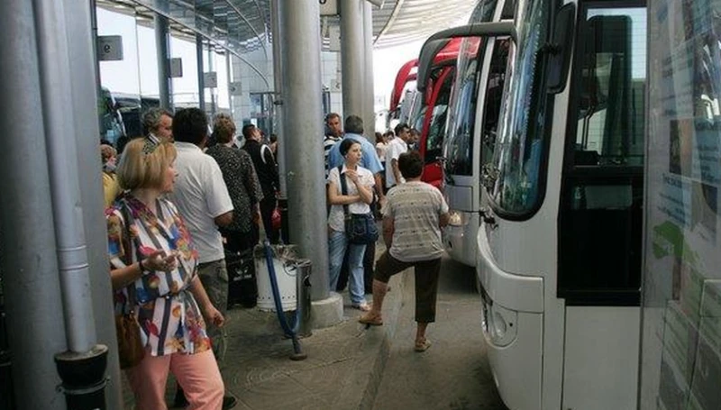 Какви са правата ви, ако ще пътувате с автобус и той закъснява?