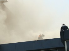 Късо съединение подпали апартамент