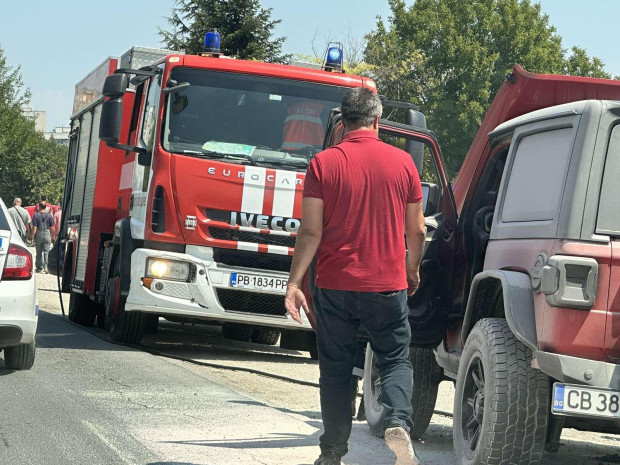 TD Кола се запали в движение на кръгово в Пловдив разбра