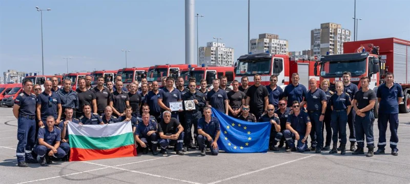 Българските огнеборци, помогнали за гасенето на пожарите в Гърция, се завърнаха у нас