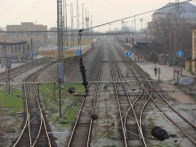 Двама студенти драскали графити по влаковете 