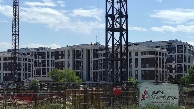 </TD
>Кметът на Тракия коментира за Plovdiv24.bg двата огромни жилищни комплекса,