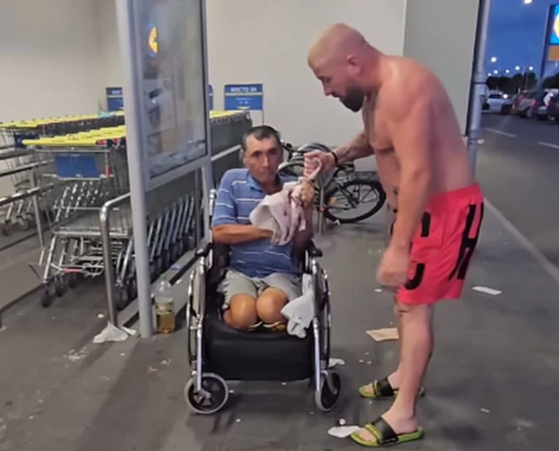 Динко нападна мъж, представящ се за инвалид
