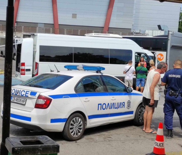 Шофьор на микробус е починал внезапно на автогарата във Варна