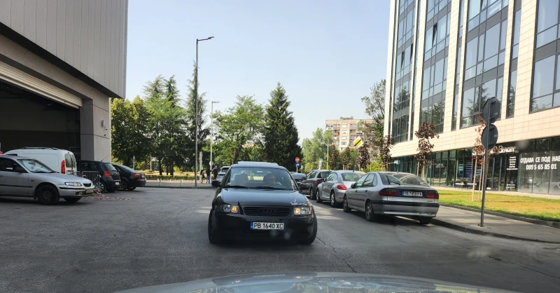 Пловдивчанин с цинични жестове, въпреки че грубо гази закона