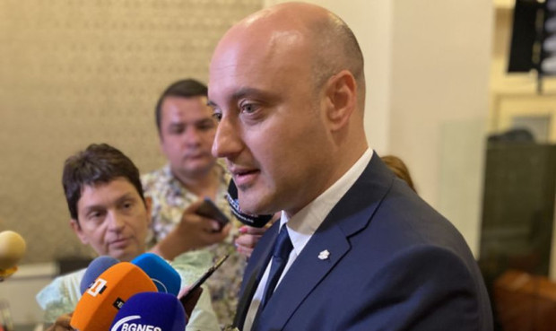 Министърът на правосъдието Атанас Славов оспори пред петчленен състав на