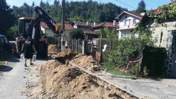 Чакат пари от МРРБ за подмяна на водопровод в село Самораново