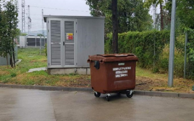 </TD
>124 контейнера за разделно събиране на биоразградими или зелени отпадъци