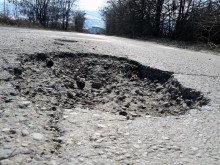 Зачисляват уличните дупки към специално звено