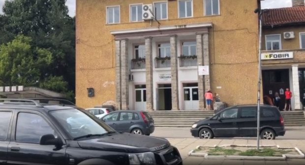 Вижте положението в Цалапица преди важната среща, не допуснаха журналисти
