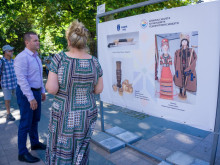 Изложбата на открито в центъра отбеляза две важни събития за русенските занаятчии