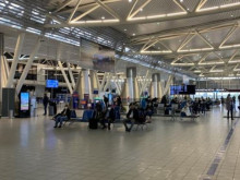 Пътници чакат полета си над 6 часа на Летище София