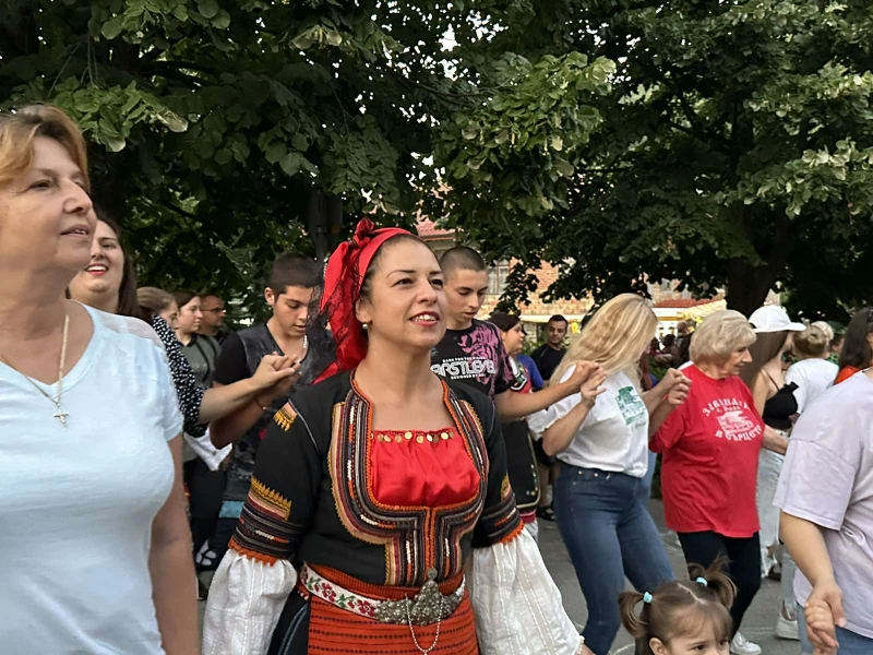 Ичера посрещна гости със "Завинаги в сърцето", нов водоизточник и качествен интернет