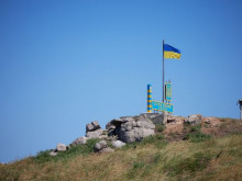 Украинци поставиха нов граничен знак на Змийския остров