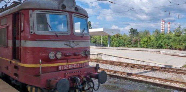 </TD
>Проверено беше от БДЖ, защо 16 пътници от влака Русе-Бургас,