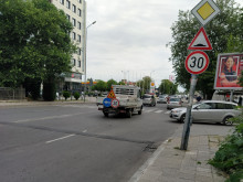 Шофьори набиват спирачки в Пловдив, знаци ги объркват