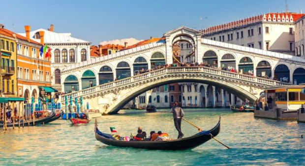 Италия е засегната от впечатляващ туристически възход. Приливът на посетители