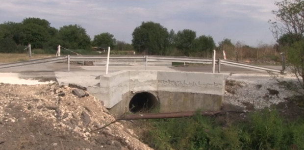 TD Поройни дъждове преди година компрометираха моста който свързва Мартен и Сандрово Той стана опасен за преминаване