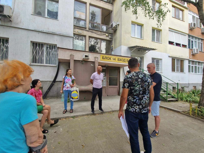 Обновяват още предблокови пространства в "Тракия"