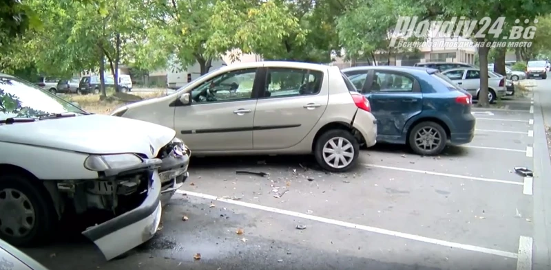 Полицията издирва шофьор на BMW, блъснал 7 автомобила в Пловдив
