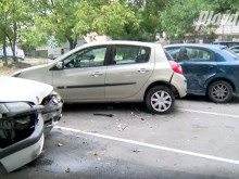 Полицията издирва шофьора, блъснал 7 автомобила в Пловдив
