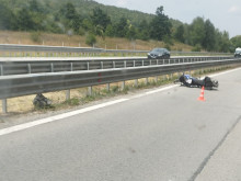 Катастрофа между мотоциклет и лек автомобил на АМ "Тракия" 