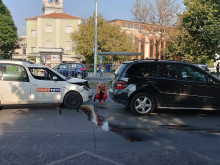 Кола на тотото се заби в джип на оживен булевард в Пловдив