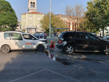 Кола се заби в джип на оживен булевард в Пловдив