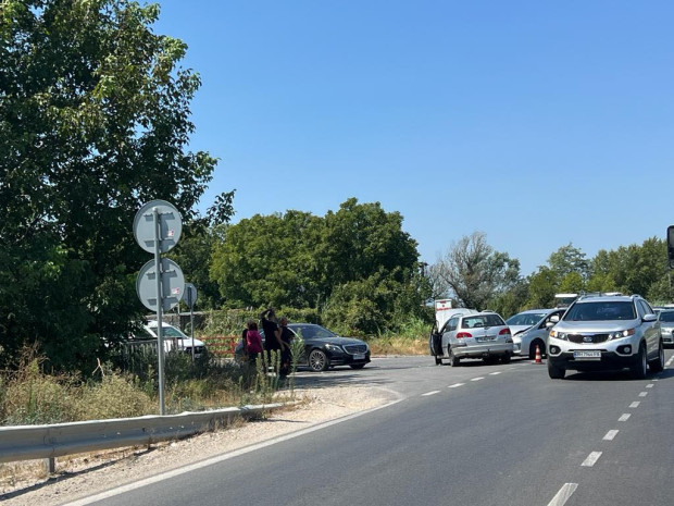 </TD
>Три автомобила са катастрофирали на Оковръстното шосе в Пловдив, разбра Plovdiv24.bg. Читател