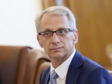 Премиерът Денков свиква МВР и службите за сигурност
