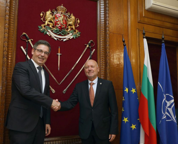 Министърът на отбраната Тодор Тагарев се срещна днес 18 август