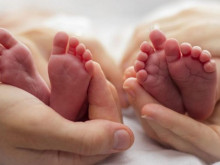 След раждането на улицата в Пловдив, лекари спасиха втората близначка при спешното секцио