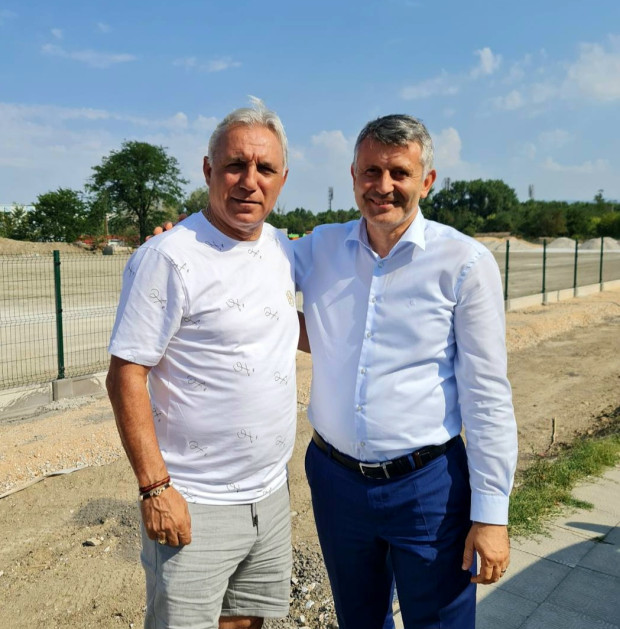 TD Известният български футболист  и заместник кметът по спорт младежки дейности