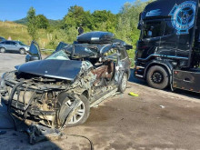 Катастрофа между камион и лека кола на АМ "Хемус"