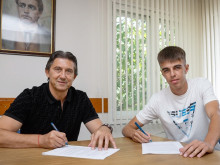 Юноши на Левски подписаха първите си професионални договори с клуба