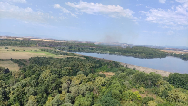 TD По земя и въздух продължава гасенето на горския пожар