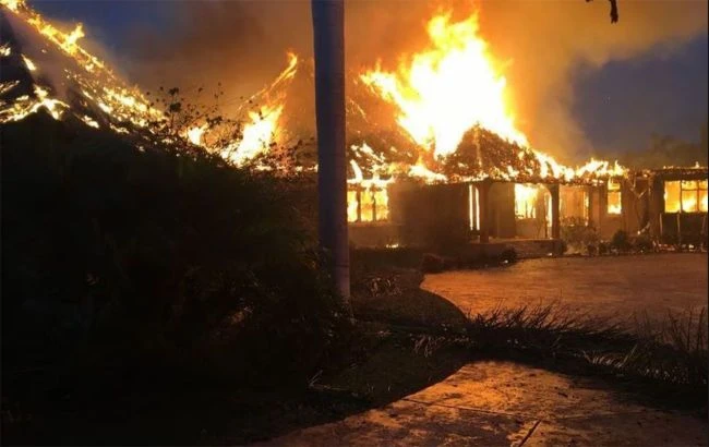Над 26 000 души са евакуирани на Канарските острови заради мащабни горски пожари